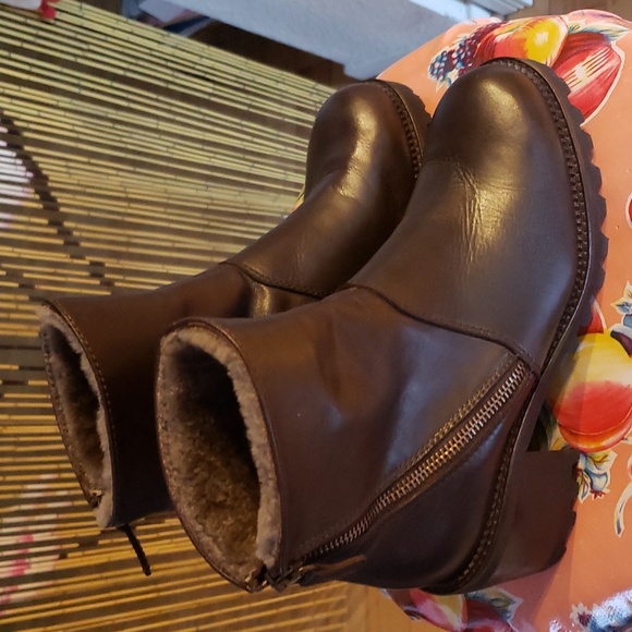 NWOT Ron White Brown Leather Ankle Boots Size 6 - Picture 4 of 16